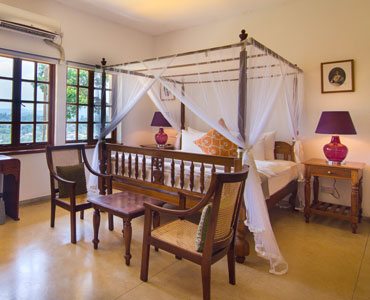 Saffron Deluxe Colonial Room - Elephant Stables - Sri Lanka In Style